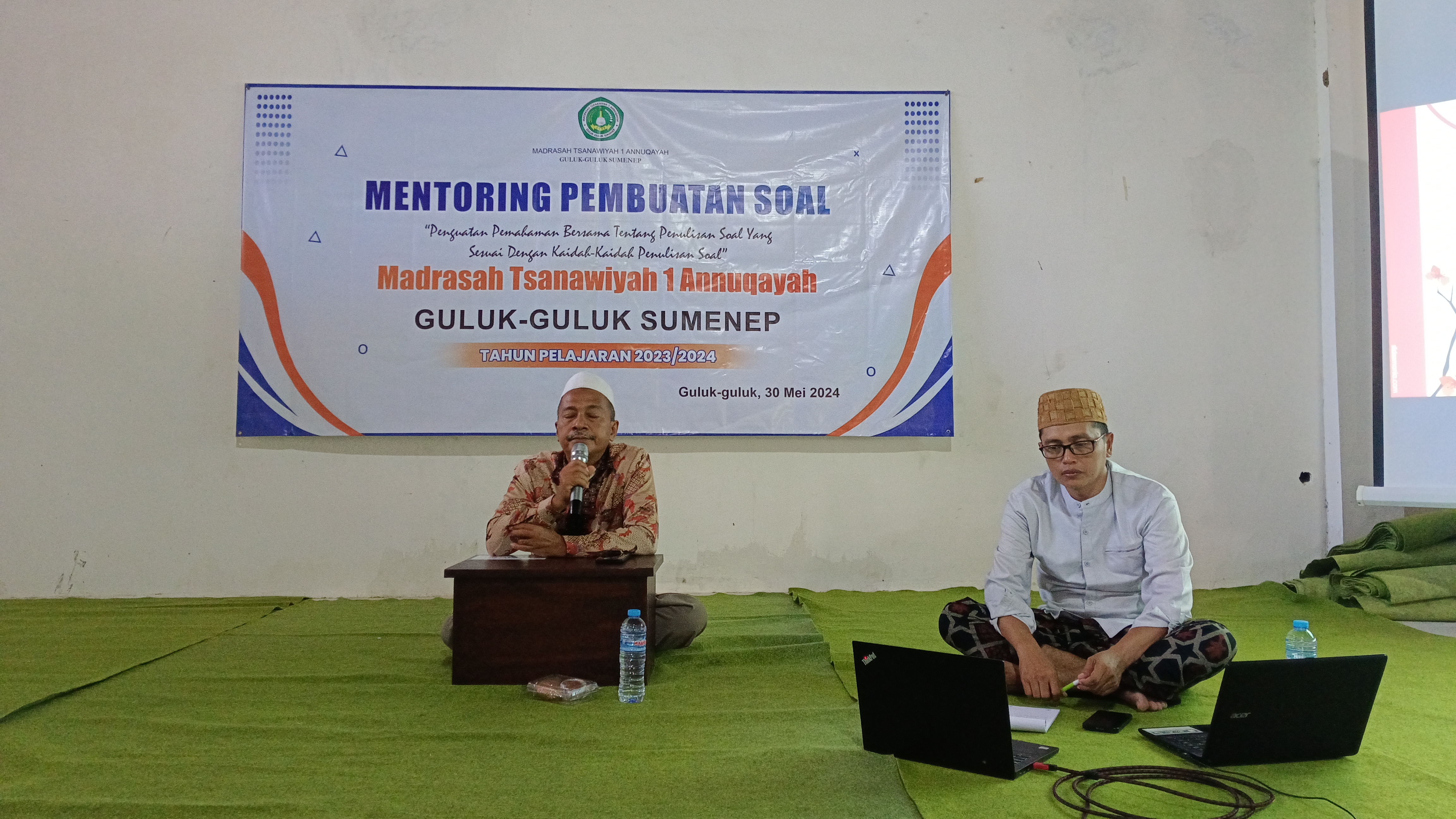 Kepala sekolah M. Sattar, M. Pd. saat memberikan pengantar sebelum acara dimulai